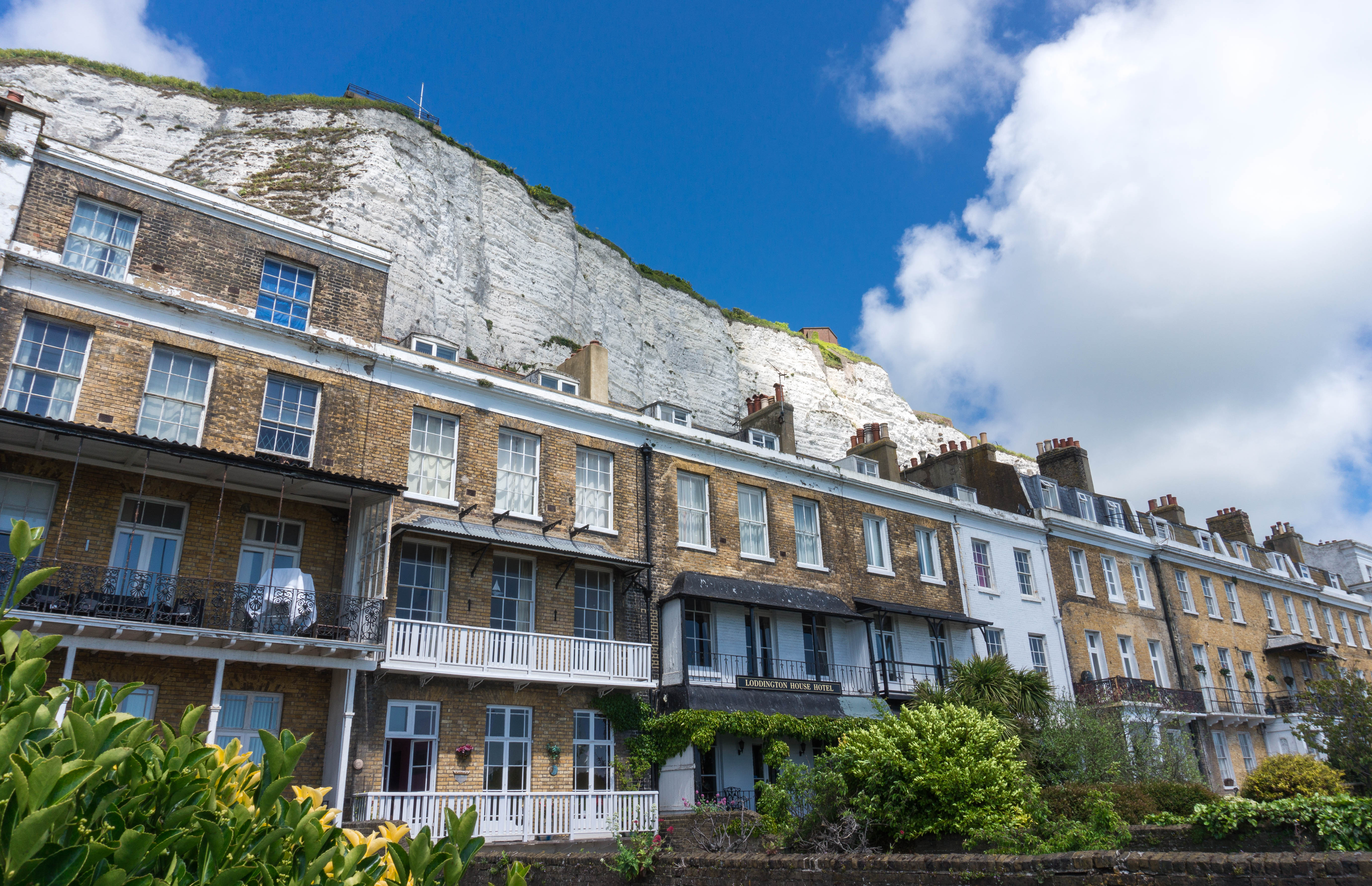 Canterbury to Dover | Terraced houses with white cliffs as neighbours on Via Francigena
