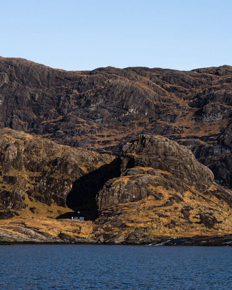 The Loch Coruisk Memorial Hut nestling into the landscape